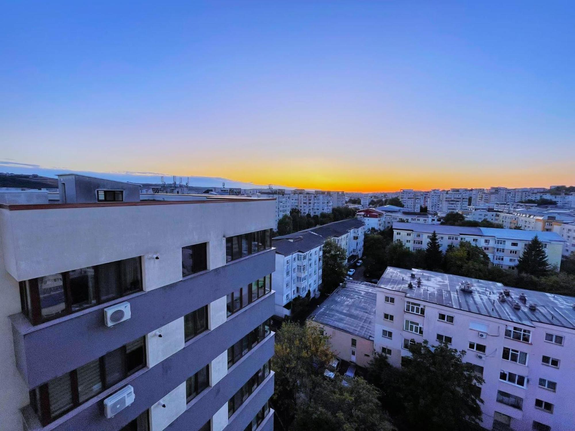 Taste Of Iasi - Two Room Apartment - Central - Sunset Touch Exterior photo