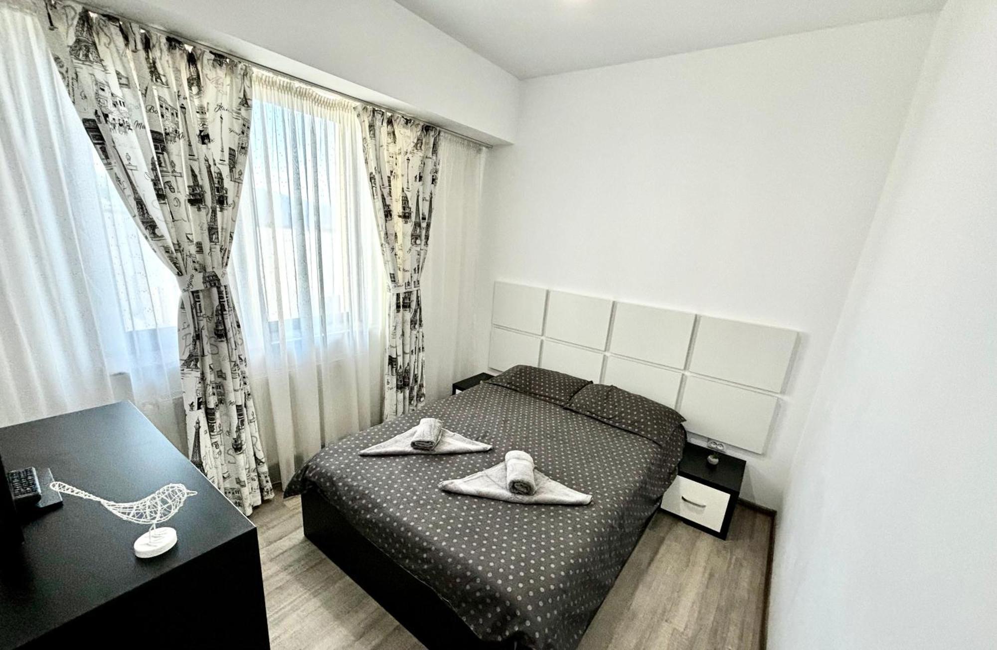 Taste Of Iasi - Two Room Apartment - Central - Sunset Touch Exterior photo